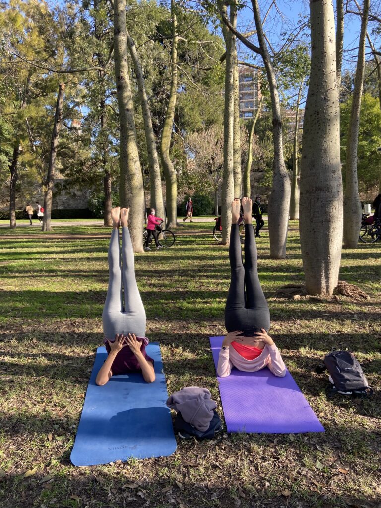 yoga en el río Turia