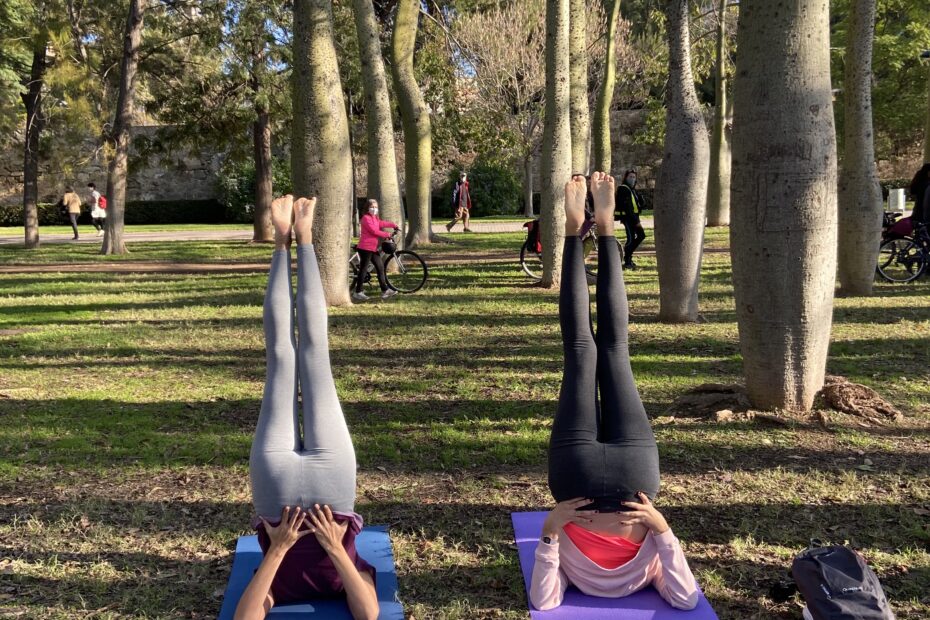 yoga en el río Turia