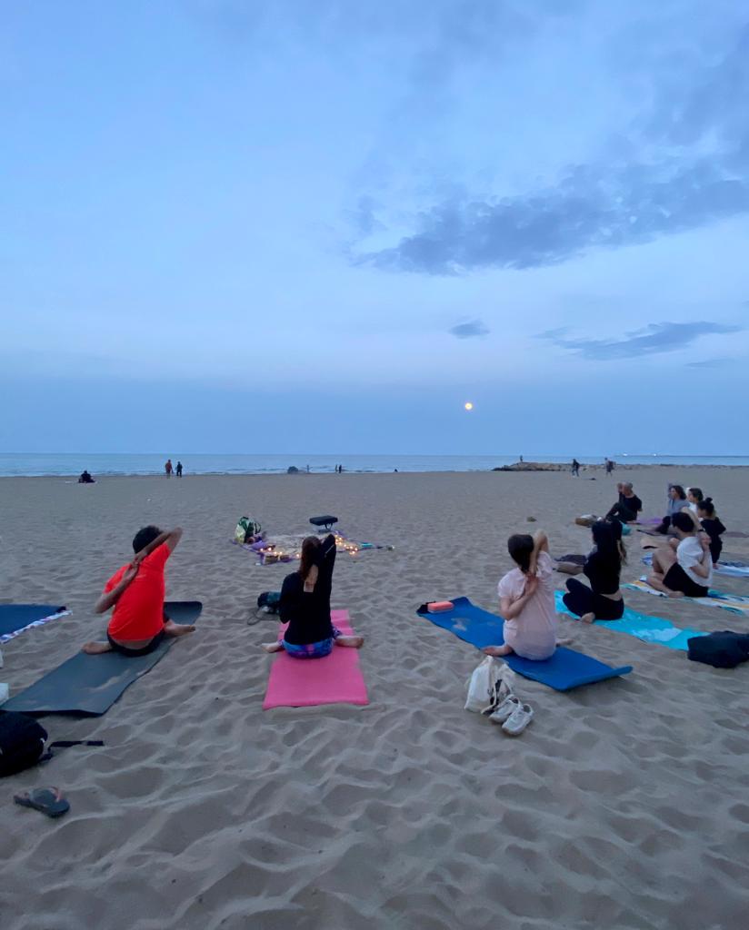 yoga con luna llena en Valencia