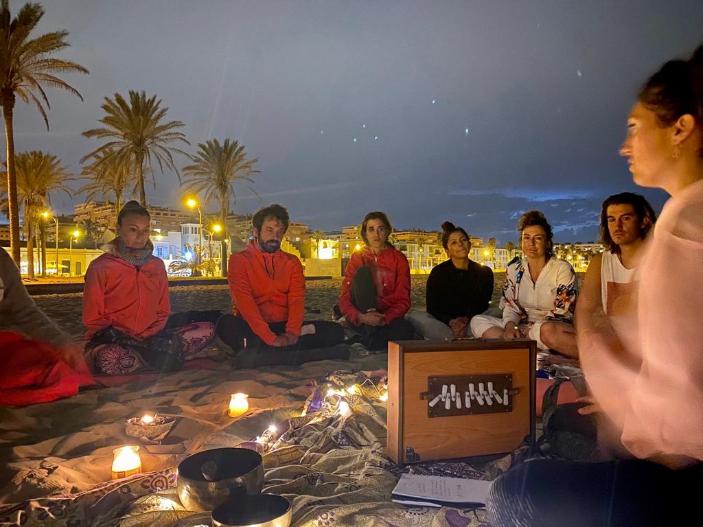 yoga con luna llena en Valencia